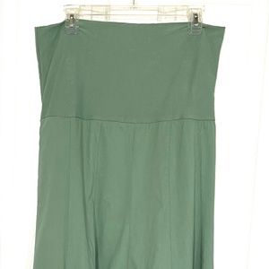 Strapless dress that can convert into a maxi skirt.